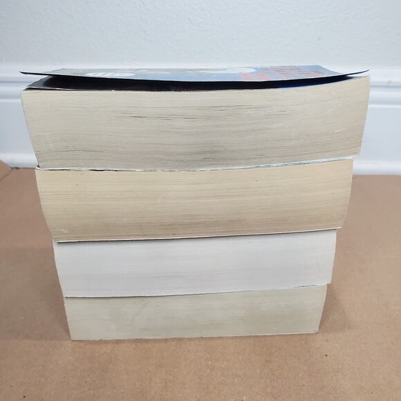 Robert Jordan Paperback Lot of 4 - Books 1,2,5,7 Mass Market Wheel Of Time - Picture 4 of 9